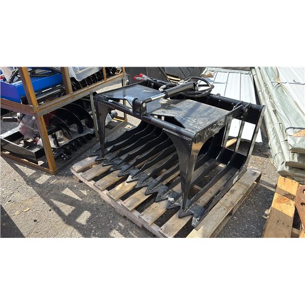 HWG44 SKID STEER HOLLOW WOOD GRABBER