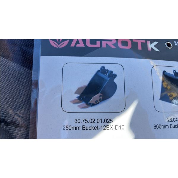 *NEW* AGROTK MINI EXCAVATOR 250 MM BUCKET ATTACHMENT