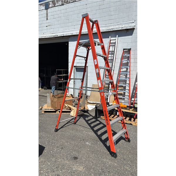 FEATHERLITE  10' FIBERGLASS LADDER
