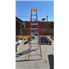 Image 3 : WERNER 10' FIBERGLASS LADDER *REAR RUNG DAMAGE*