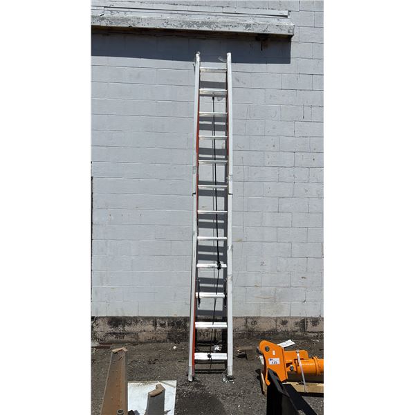 LOUISVILLE 12' FIBERGLASS EXTENSION LADDER