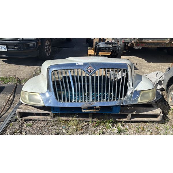 INTERNATIONAL MD-107 SEMI TRUCK HOOD