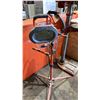 Image 2 : HDX HALOGEN TRIPOD WORK LIGHT WITH 2 ADJUSTABLE LIGHT HEADS