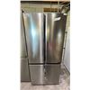 Image 1 : HISENSE 30" WIDE STAINLESS STEEL FRIDGE WITH BOTTOM FREEZER DRAWER