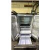 Image 3 : HISENSE 30" WIDE STAINLESS STEEL FRIDGE WITH BOTTOM FREEZER DRAWER