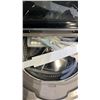 Image 3 : LG STAINLESS STEEL PEDESTAL WASHER