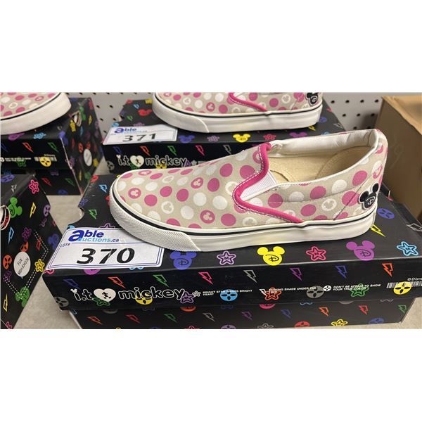 *NEW* DISNEY "IT'S MICKEY" PINK SIZE 36 CANVAS SHOES