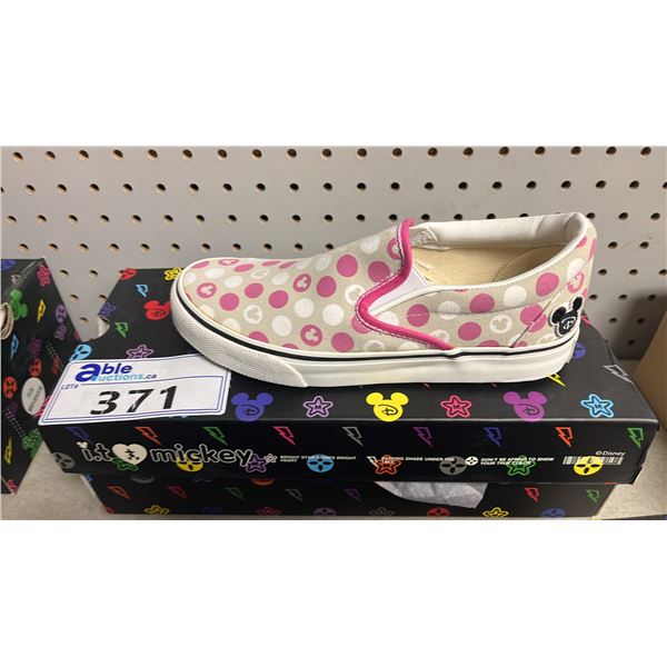*NEW* DISNEY "IT'S MICKEY" PINK SIZE 36 CANVAS SHOES