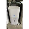 Image 2 : INSIGNIA AIR PURIFIER