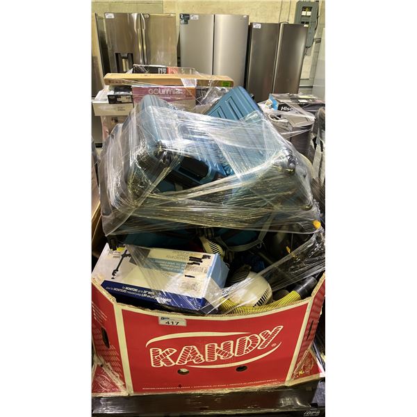PALLET OF HOUSEHOLD ITEMS: LUGGAGE, FANS, SLEEPING BAG, BLENDER, WET/DRY VAC & MORE *WORKING