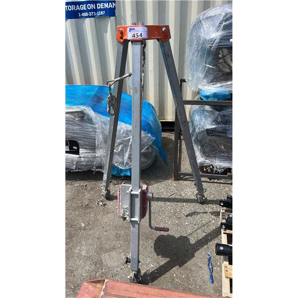 CONFINED SPACE RESCUE TRIPOD