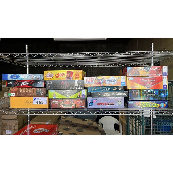 SHELF OF ASSORTED VINTAGE GAMES: TRIVIAL PURSUIT, TRI OMINOS, PAYDAY & MORE
