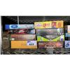 Image 2 : SHELF OF ASSORTED VINTAGE GAMES: TRIVIAL PURSUIT, TRI OMINOS, PAYDAY & MORE