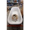 Image 2 : HEAVY ENAMELED CAST IRON CLAW FOOT TUB