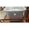 Image 5 : HEAVY ENAMELED CAST IRON CLAW FOOT TUB
