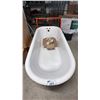 Image 6 : HEAVY ENAMELED CAST IRON CLAW FOOT TUB