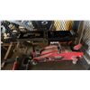 Image 2 : MOTOMASTER 2.5 TON JACK, PNEUMATIC HOSE, CLAMPS, VISE, CAULKING GUN & MORE