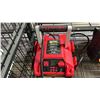 Image 2 : EVERSTART MAX JUMP STARTER/AIR COMPRESSOR & 2 CAT JUMP STARTER/AIR COMPRESSORS