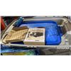 Image 5 : 3 SHELVES OF ASSORTED ITEMS INCLUDING; FOAM ROLLER, RECORDS, TOTES & MORE