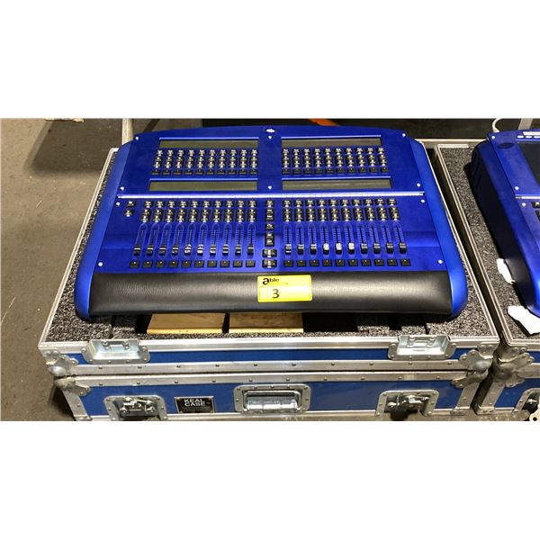 HIGH END SYSTEMS HOG 3 EXPANSION WING PROFESSIONAL LIGHTING CONTROLLER IN ROAD CASE