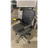 Image 2 : BLACK MOBILE ADJUSTABLE MID BACK OFFICE CHAIR (STYLE 1)