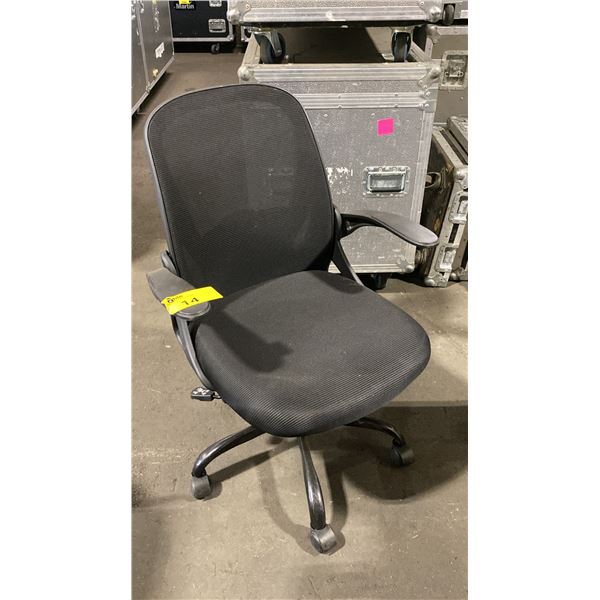 BLACK MOBILE ADJUSTABLE MID BACK OFFICE CHAIR (STYLE 3)
