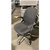 Image 2 : BLACK MOBILE ADJUSTABLE MID BACK OFFICE CHAIR (STYLE 3)