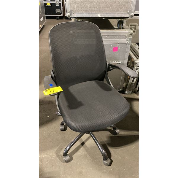 BLACK MOBILE ADJUSTABLE MID BACK OFFICE CHAIR (STYLE 3)