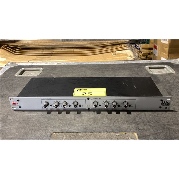 DBX PROFESSIONAL PRODUCTS 223XS STEREO 2 WAY/MONO 3 WAY CROSSOVER WITH XLR CONNECTORS