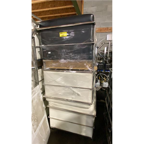 PALLET OF ASSORTED EVENT ARMCHAIRS
