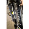 Image 1 : FUEL LIGHTING, ANGLE LIGHT PIN SPOTS X 20
