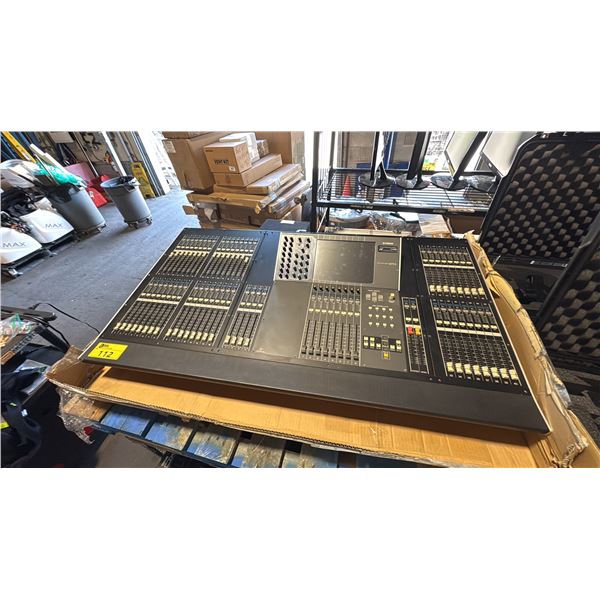 YAMAHA M7CLDIGITAL MIXING CONSOLE