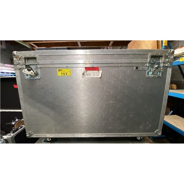 8 THEATRIXX 10MM V12 LED DISPLAY PANELS IN ROADCASE AND ONE SET DIMMER