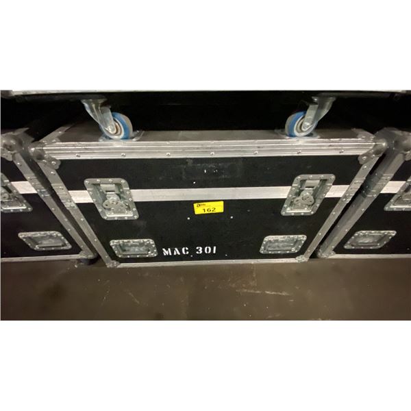 SET OF 4 MARTIN MAC 301 MOVING HEAD WASH LIGHTS IN ROADCASE