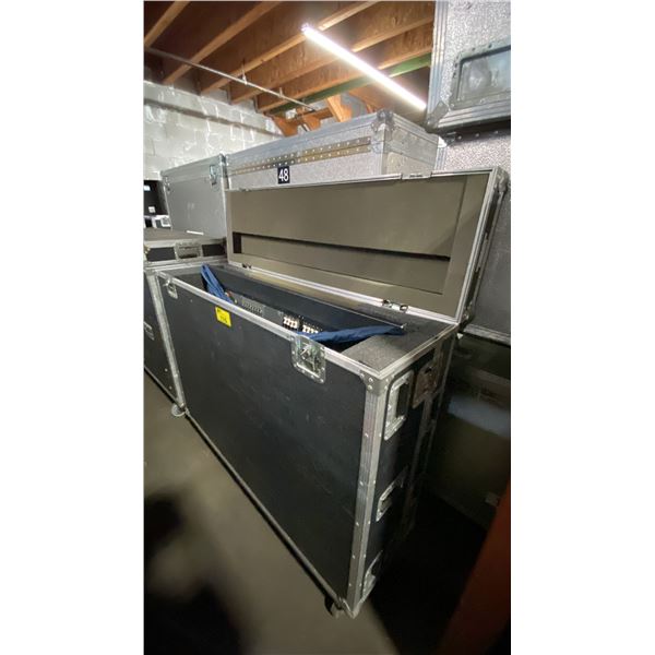 YAMAHA M7CLDIGITAL MIXING CONSOLE IN ROADCASE