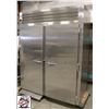 Image 2 : TRAULSEN 2 DOOR COOLER W/ ROLL IN RACK MODEL