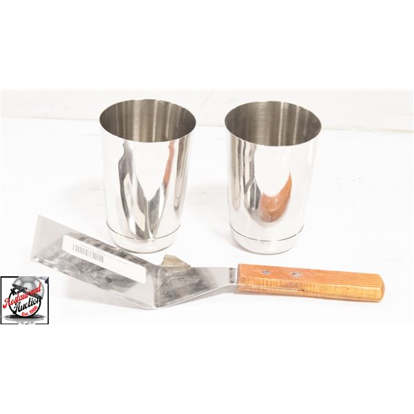 2 S/S CUPS W/ 1 GRIDDLE TURNER / SCRAPER