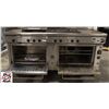 Image 3 : QUEST COMBINATION RANGE W/ GRILL, GRIDDLE, BURNERS