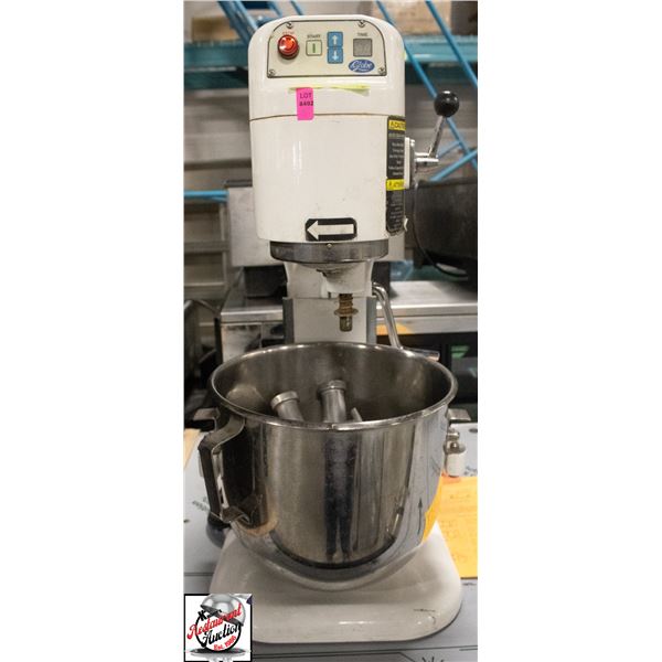 GLOBE 8 QT MIXER W/ BOWL BEATER & HOOK