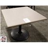 Image 2 : 4 RESTAURANT TABLES 35" X 35" X 29"