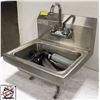 Image 2 : WALL MOUNTED HAND SINK 17" X 15"