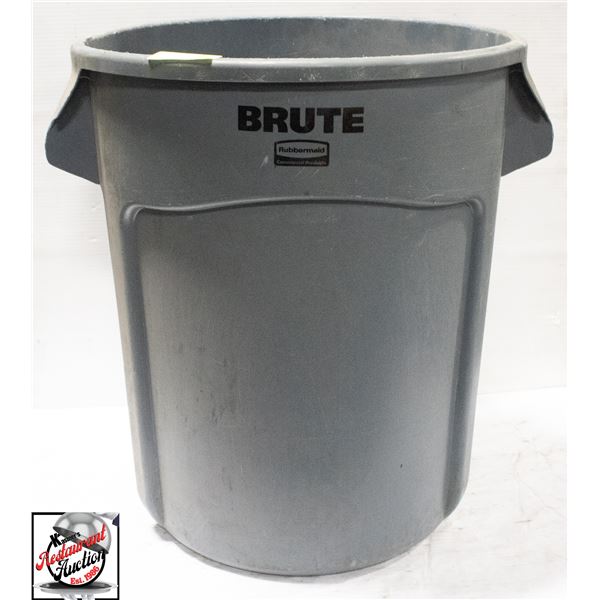 BRUTE GARBAGE CAN