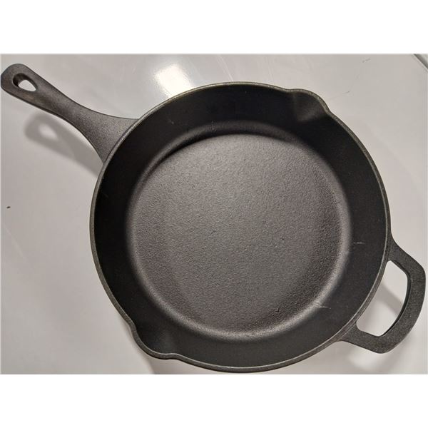 10" MASTERCHEF CAST IRON PAN W/ HELPER HANDLE