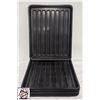 Image 1 : 10 BLACK PLASTIC TRAYS 20" X 16" X 1"