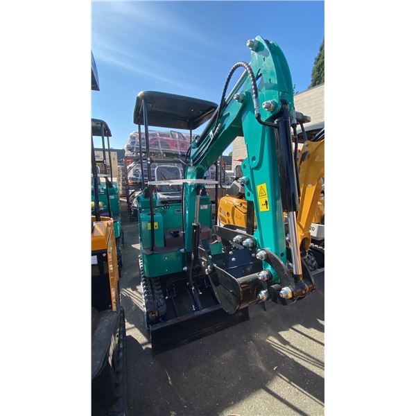 AGT INDUSTRIAL H16R TEAL GAS POWERED 13.5HP RUBBER TRACK MINI EXCAVATOR WITH ATTACHED DIGGING
