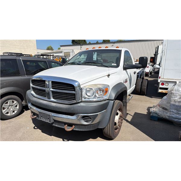 2008 DODGE RAM 5500, 2DR CAB & CHASSIS, WHITE, VIN 3D6WC76A78G213006,