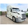 Image 2 : 2015 FREIGHTLINER CASCADIA, 2DR RAISED ROOF SLEEPER, WHITE, VIN 1FUJHHDR1NLMW8838,