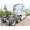 Image 3 : 2015 FREIGHTLINER CASCADIA, 2DR RAISED ROOF SLEEPER, WHITE, VIN 1FUJHHDR1NLMW8838,