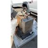 Image 1 : ALUMINUM INDUSTRIAL SUPPLY TANK WITH HOSES