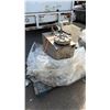 Image 2 : ALUMINUM INDUSTRIAL SUPPLY TANK WITH HOSES